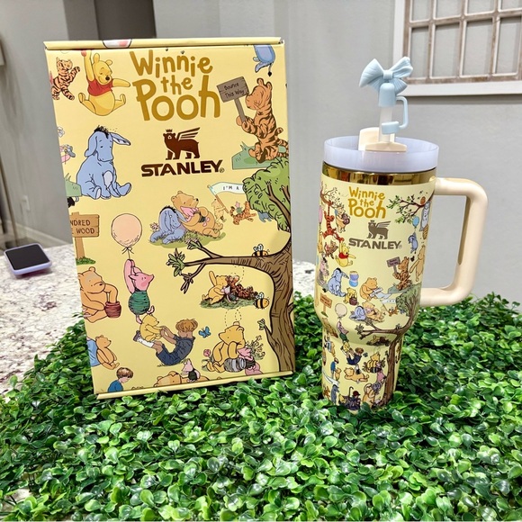 Stanley Winnie the Pooh Tumbler with Handle - Picture 5 of 5